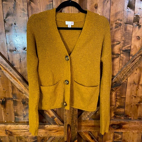 SO Sweaters - Mustard cardigan💛